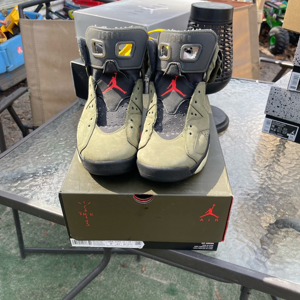 Travis Scott olive 6